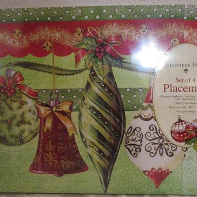 Set of 4 rigid Christmas placemats with cork backs