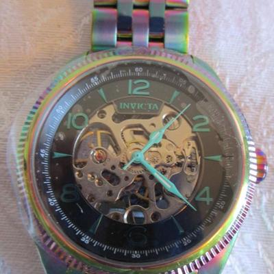 Invicta Pro Diver # 26332 men's watch with opalescent watchband