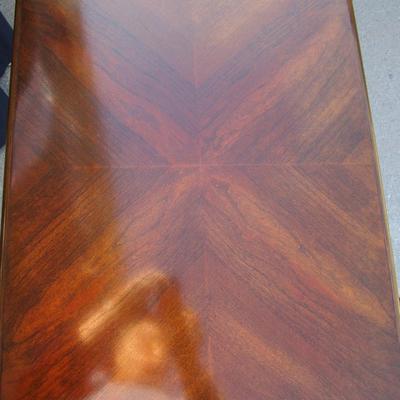 Wood end table with drawer