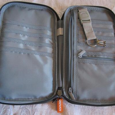 DEFWAY Passport/Travel Wallet withRFID credit card protection