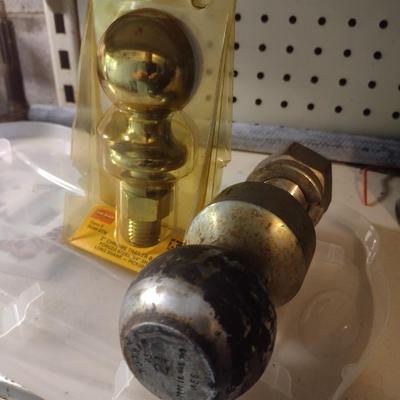 Set of Ball Hitches includes 2-5/16"