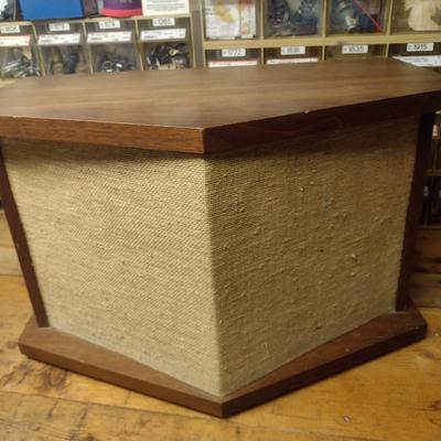 Pair of Vintage Bose Wood Cabinet Model 901 Direct/Reflecting Loudspeakers