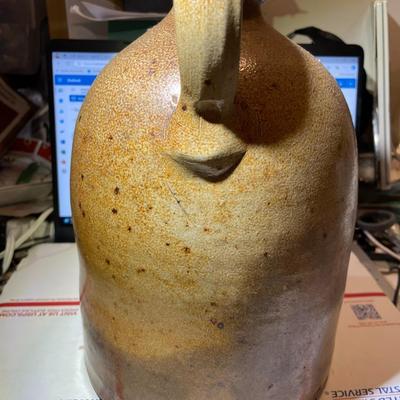 Vintage/Antique Redware/Stoneware 1-Gallon Jug 11" Tall in VG Preowned Condition.