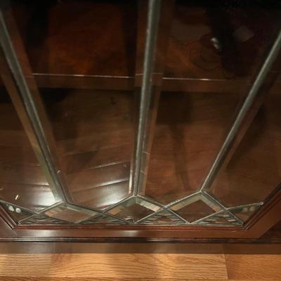 Leaded Beveled Glass Door Bookcase (BO-MG)