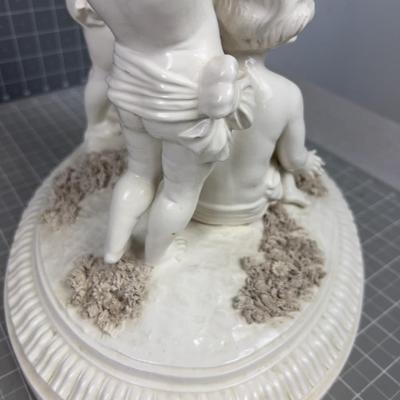 Italian Porcelain Capodimonte Cherub Putti Group 