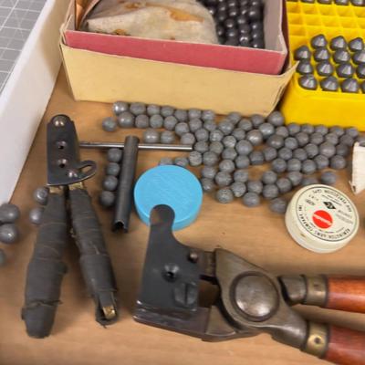 Muzzle Loader Items: Powder Can is EMPTY