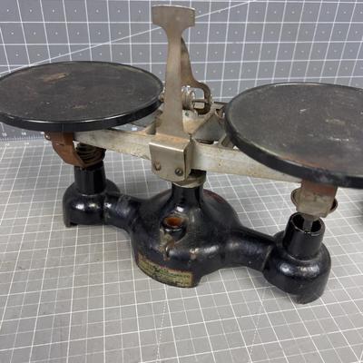 Double Beam Balance 