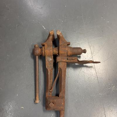 Black Smith or Farriers VICE