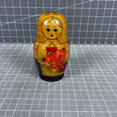 6 Nesting Dolls Authentic Russian 