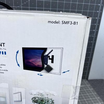Wall mount Bracket for TV NEW in the Box