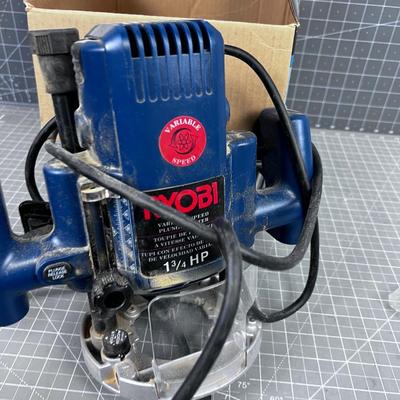 RYOBI Electronic Variable Plunge Router