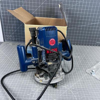 RYOBI Electronic Variable Plunge Router