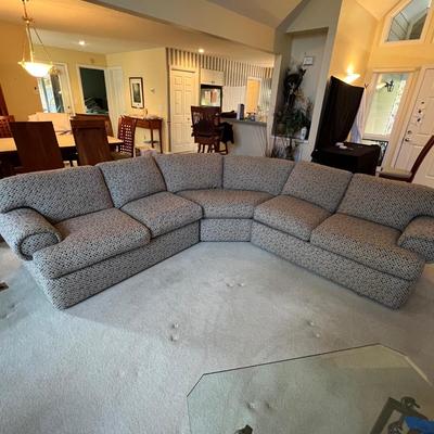 Precedent 3-Piece Sectional Sofa (LR-RG)