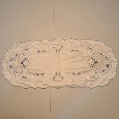 Hand Loom Embroidered Linens and More (PBC-DZ)