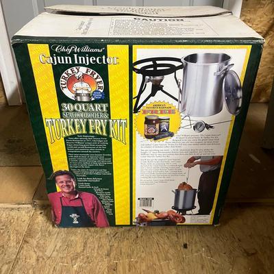 NIB 30 Quart Turkey Fryer Kit (BWS-MG)