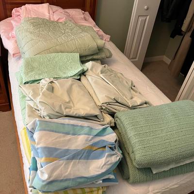 Twin Bedding - Duvets, Bedspreads, Blankets and Sheets (GB-RG)