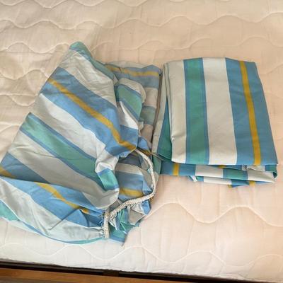 Twin Bedding - Duvets, Bedspreads, Blankets and Sheets (GB-RG)