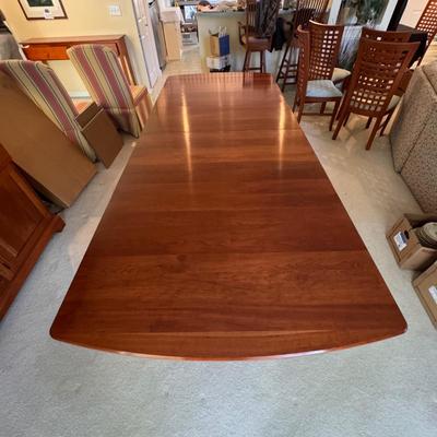 Pennsylvania House Dining Room Table with Two Leafs (DR-DZ)