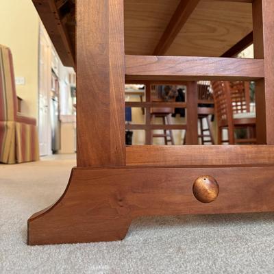 Pennsylvania House Dining Room Table with Two Leafs (DR-DZ)