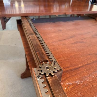 Pennsylvania House Dining Room Table with Two Leafs (DR-DZ)