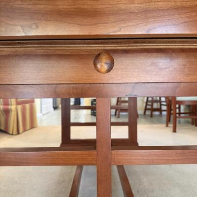 Pennsylvania House Dining Room Table with Two Leafs (DR-DZ)