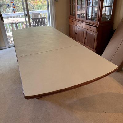 Pennsylvania House Dining Room Table with Two Leafs (DR-DZ)