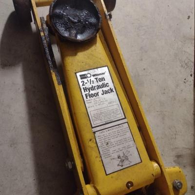 Wilmar 2.5 Ton Floor Jack