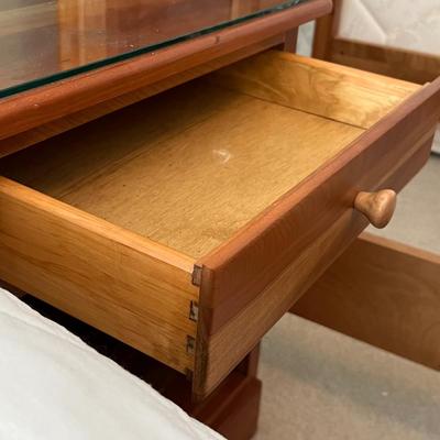 Matching Twin Bed Frames & Side Table (GB-RG)