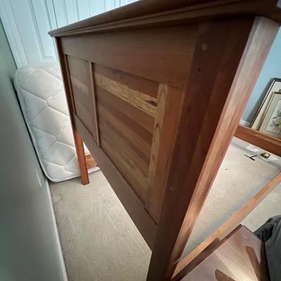 Matching Twin Bed Frames & Side Table (GB-RG)