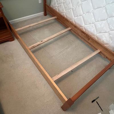 Matching Twin Bed Frames & Side Table (GB-RG)