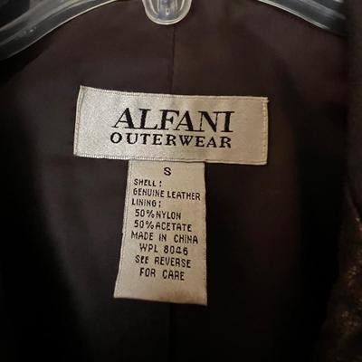 Ladies Leather Jackets Size Small (GBC-RG)
