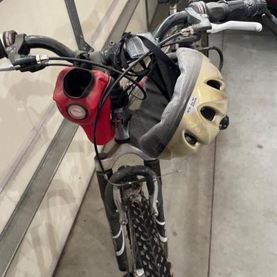 Men’s Schwinn Ranger bicycle