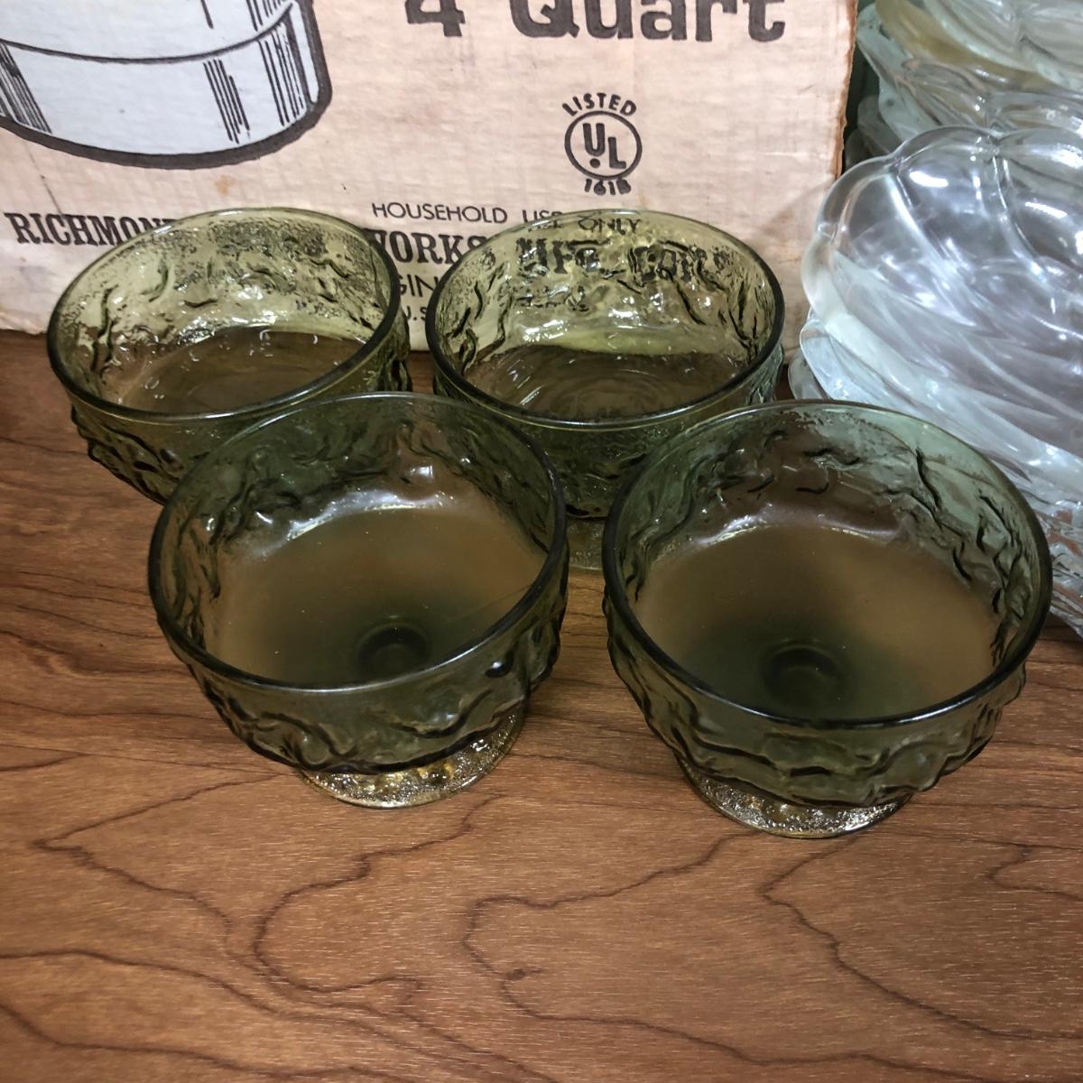 LOT 21D Vintage 4 Quart Richmond Cedar Works Electric Ice Cream Freezer Model 71 Hamilton Beach Turquoise DrinkMaster Glass Ice Cream Dishes EstateSales