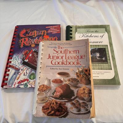 America’s Best Recipes and Other Spiral Bound Cookbooks (LR-DZ)