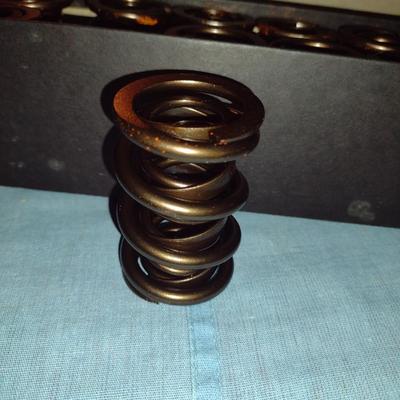 Comp Cams Engine Valve Springs (4)