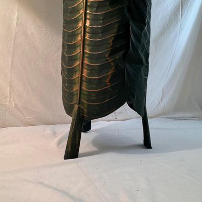 Leaf Decor and Frederick Cooper Lamp (LR-DZ)