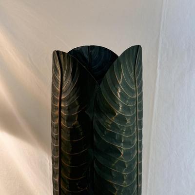 Leaf Decor and Frederick Cooper Lamp (LR-DZ)