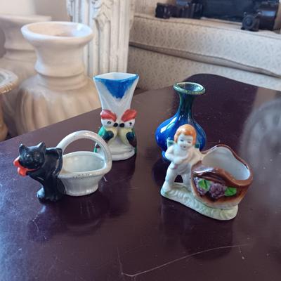 3 OCCUPIED JAPAN FIGURES AND A SMALL VASE