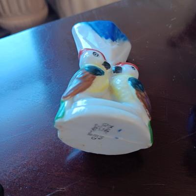 3 OCCUPIED JAPAN FIGURES AND A SMALL VASE