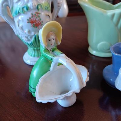 2 OCCUPIED JAPAN FIGURES AND 2 SMALL VASES