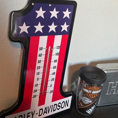 Harley temp, belt, cup, riding gloves and HOG tin