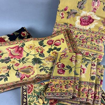 443 April Cornell Table Linen Lot