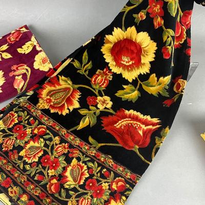 443 April Cornell Table Linen Lot