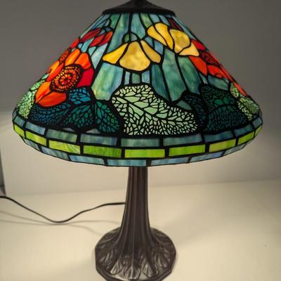 Tiffany Style Stained Glass Table Lamp