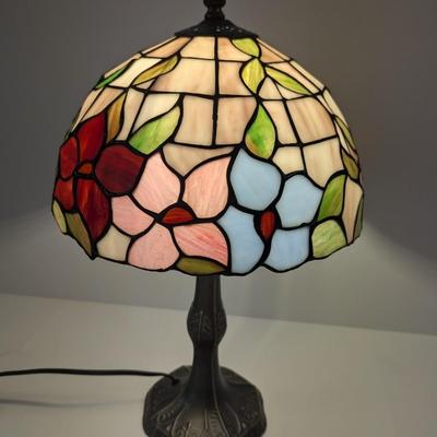 Tiffany Style Stained Glass Table Lamp