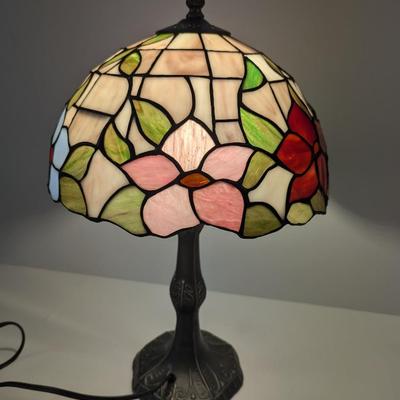 Tiffany Style Stained Glass Table Lamp