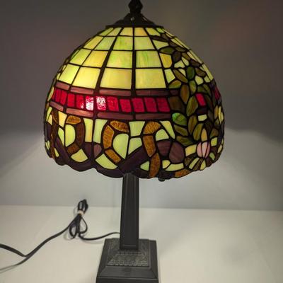 Tiffany Style Stained Glass Table Lamp