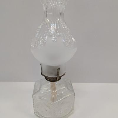 Glass Oil Lantern With Decorative Frosted Shade Patent April 10 1877