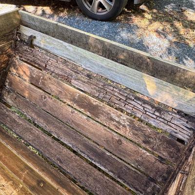 400 Gardeners Supply Company Pair of Garden Wooden Trugs