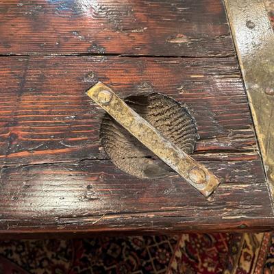 472 Antique Ships Hatch Table
